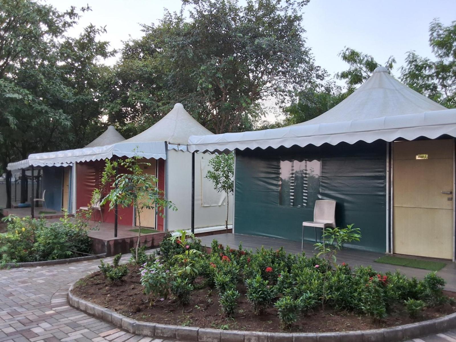 Vits Roccia Hill Resort And Adventure Park, Navapur Songadh Exterior photo
