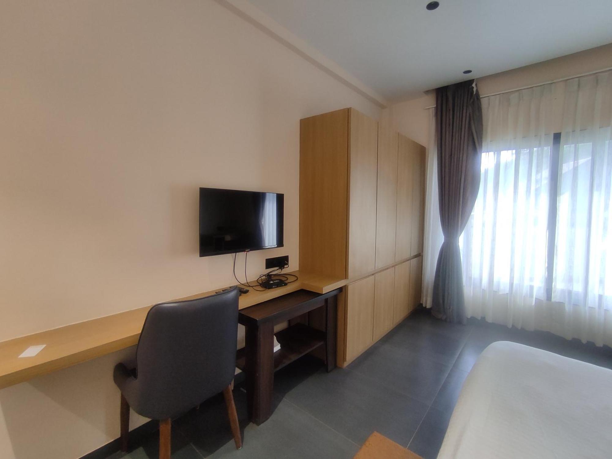 Vits Roccia Hill Resort And Adventure Park, Navapur Songadh Exterior photo